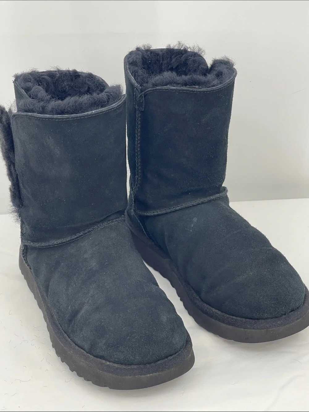 UGG BAILEY FLUFF BUCKLE  Women's Black Short Shearling Boot SIZE 7